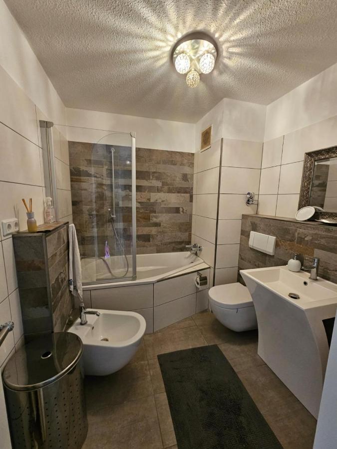Uebernachten Sie Im Wunderschoenen Weiden Apartment โคโลญ ภายนอก รูปภาพ